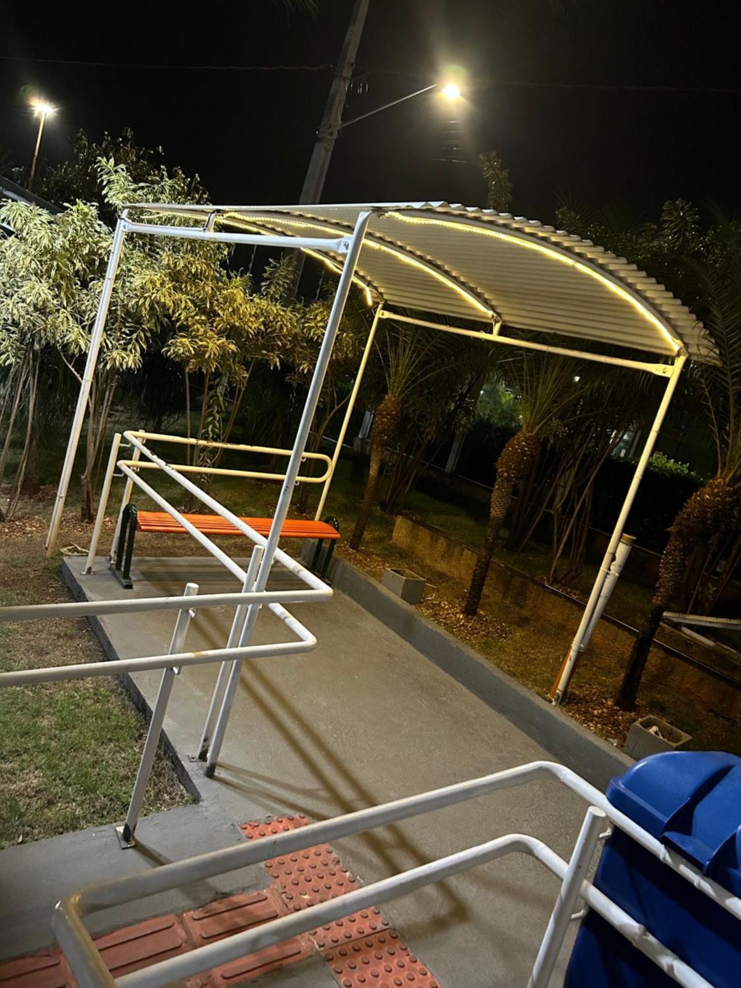 Ap Completo Vista Para Rua Arcond Wifi Piscina Londrina Dış mekan fotoğraf
